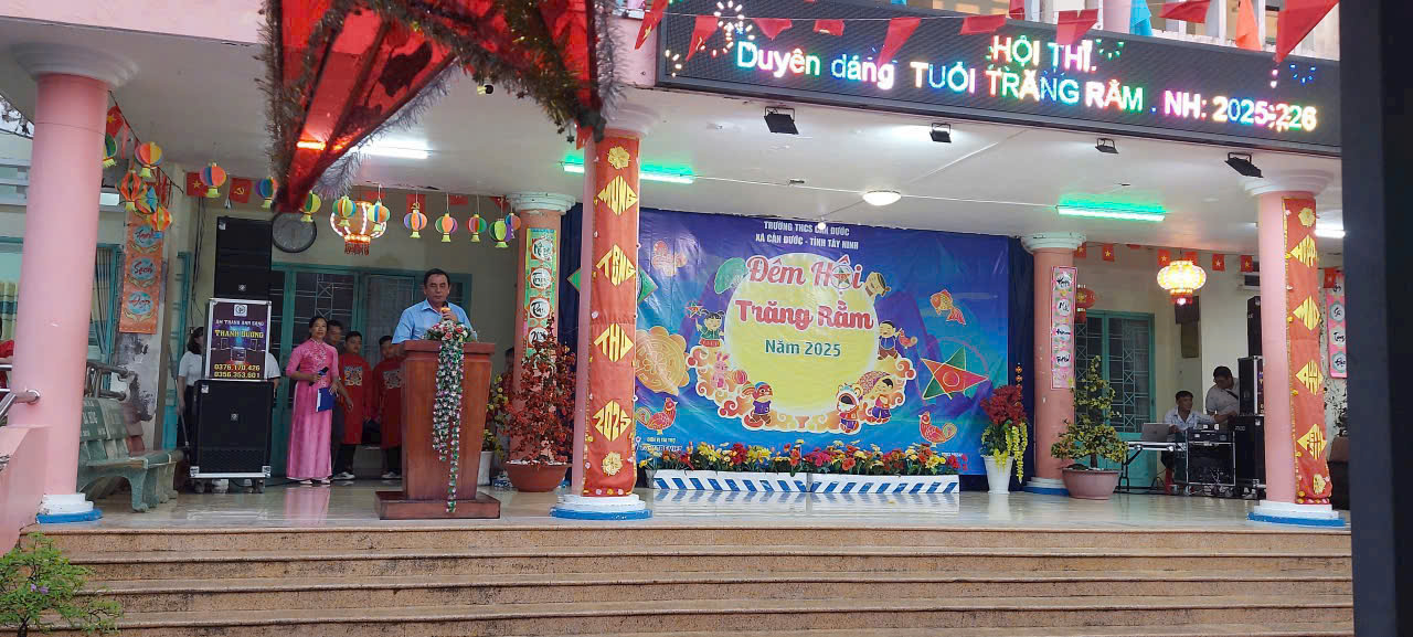 Trường THCS Cần Đước tổ chức Đêm hội trăng rằm cho các em học sinh